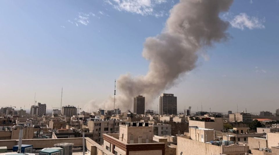 irani-paralajmeron:-nese-sulmohet-ambasada-jone-ne-bejrut,-godasim-ambasadat-izraelite-neper-bote