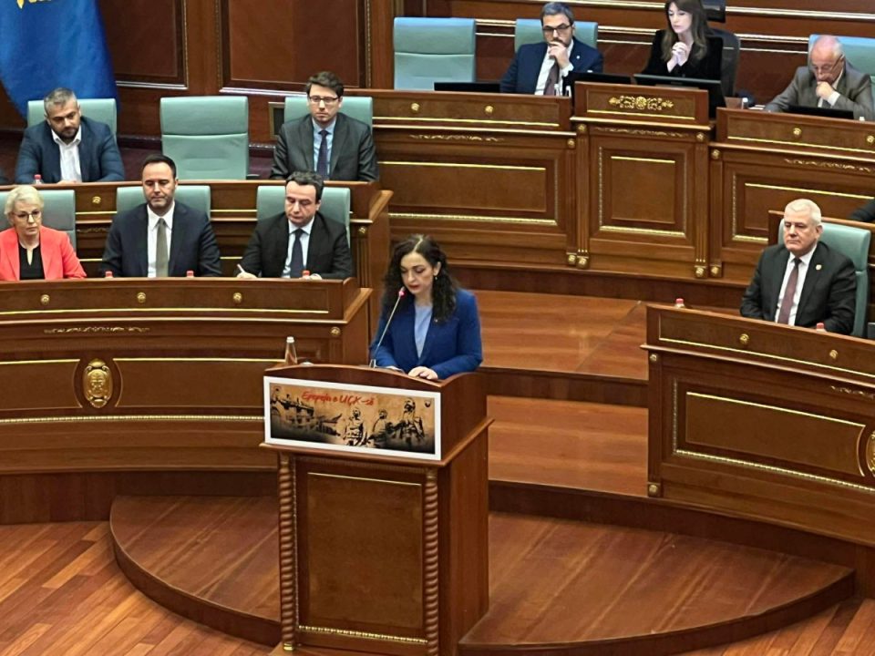 osmani-per-28-vjetorin-e-epopese-se-uck-se:-familja-jashari-u-be-kala-e-lirise-se-kosoves