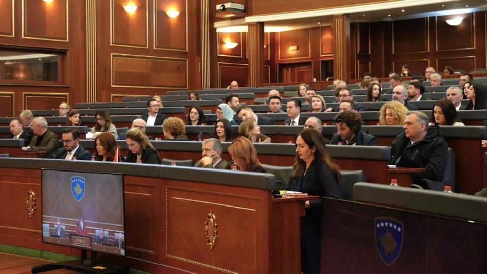 president-nga-populli,-lvv:-shprehim-mbeshtetjen-e-plote-per-amendamentet-e-presidentes-osmani