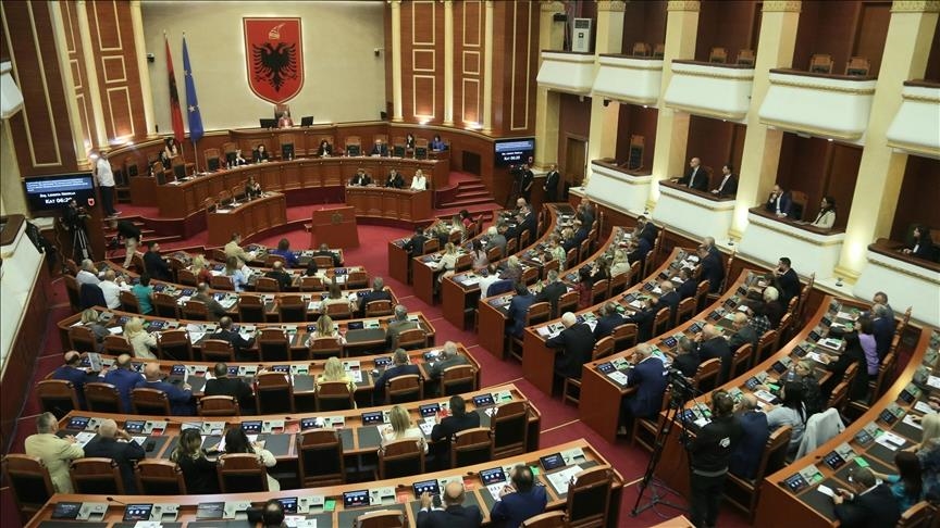 betohen-ministrat-e-rinj-te-kabinetit-qeveritar-te-shqiperise,-marrin-zyrtarisht-detyren