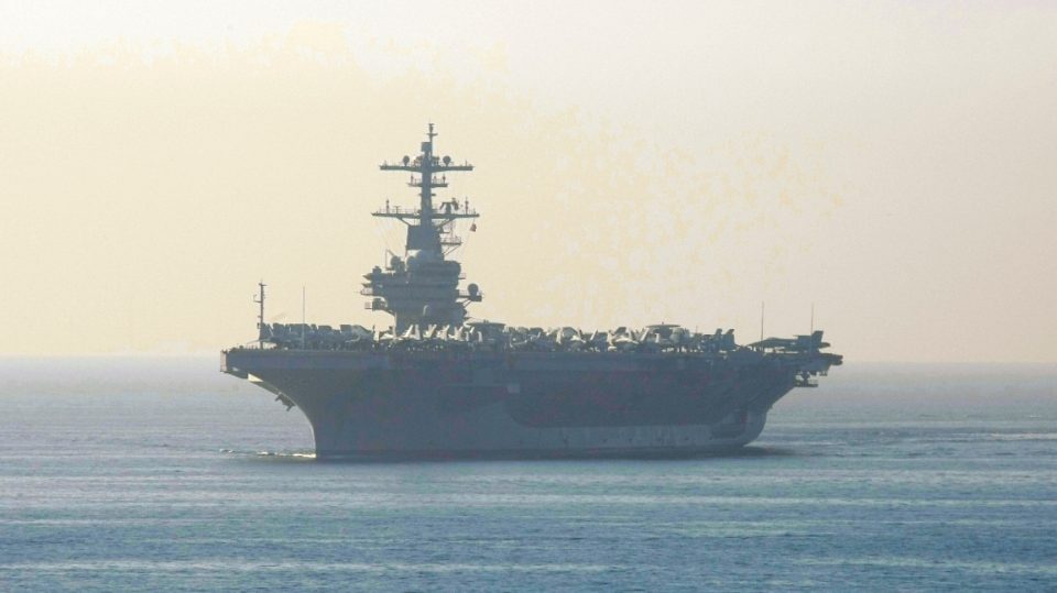 shba-forcon-pranine-ushtarake-ne-lindjen-e-mesme,-dergon-drejt-rajonit-aeroplanmbajtesen-“uss-george-hw.-bush”