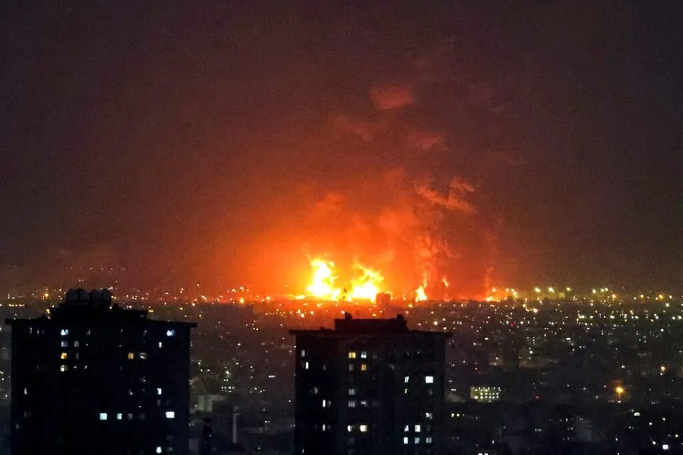 izraeli-sulmon-infrastrukturen-e-naftes-ne-teheran-dhe-ne-disa-zona-tjera-strategjike