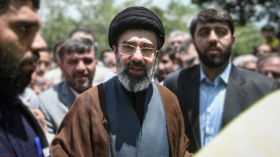 perflitet-si-lideri-i-ardhshem-i-iranit,-mediat-ne-izrael:-djali-i-ajatollah-khameneit-i-plagosur-pas-sulmeve-te-fundit