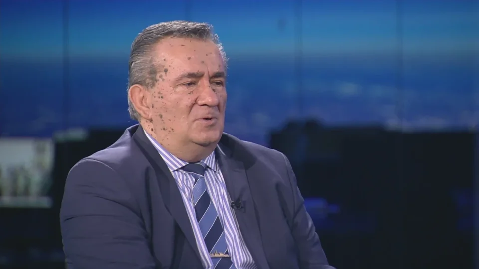 “kujtoni-sulmin-e-nato-s-ndaj-serbise”,-ish-admirali-kroat-analizon-perdorimin-e-mundshem-te-kembesorise-ne-iran