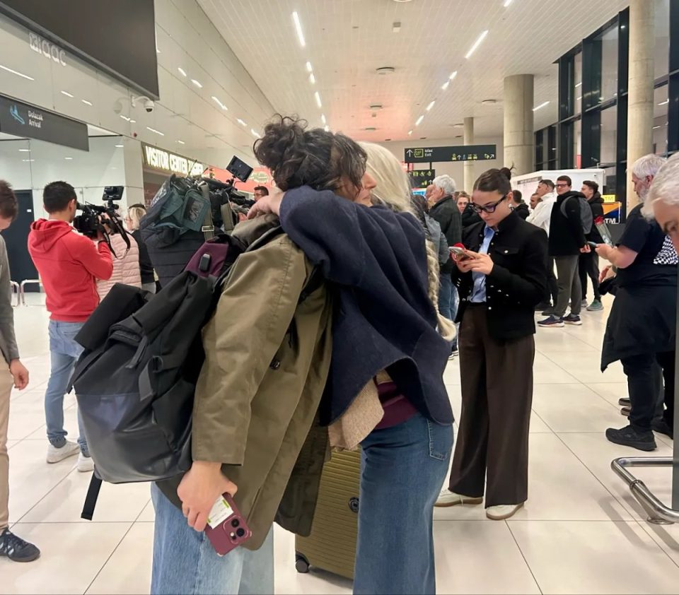 avioni-me-150-pasagjere-qe-kerkuan-evakuim-nga-lindja-e-mesme-mberrijne-ne-zagreb