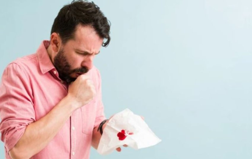 kollitja-me-gjak-jo-gjithmone-tregon-semundje-te-rende-–-kur-duhet-te-shqetesohemi?