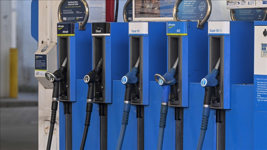 cmimet-e-naftes-kalojne-100-dollare-per-fuci-per-here-te-pare-qe-nga-viti-2022