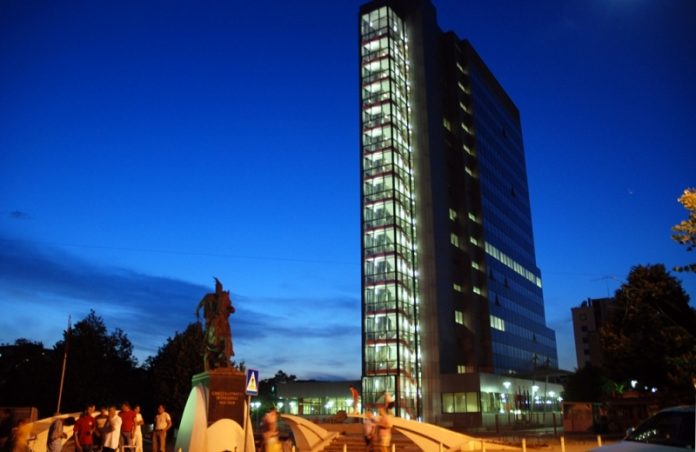 vendimi-i-kushtetueses-per-pezullim-te-dekretit-te-presidentes,-vjen-reagimi-nga-qeveria