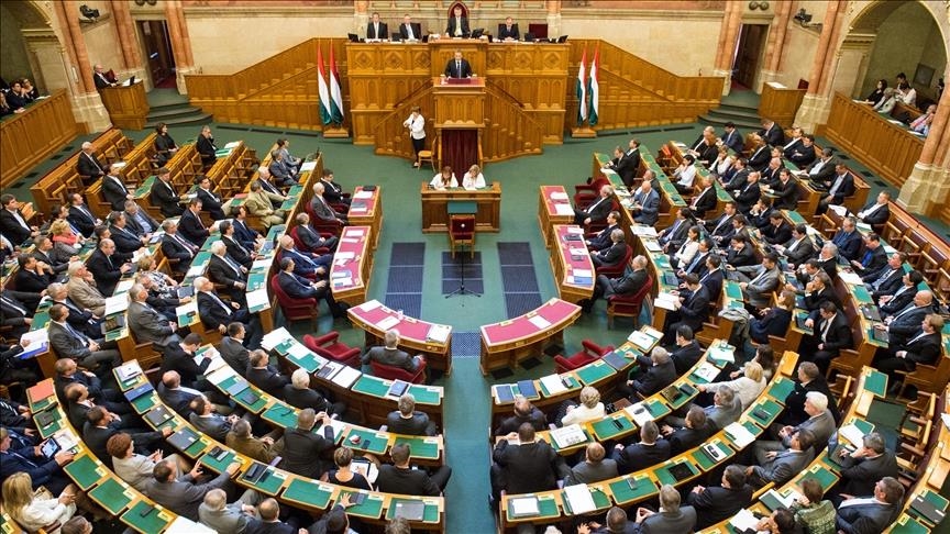 parlamenti-i-hungarise-me-projektligj-kundershton-anetaresimin-e-ukraines-ne-be-dhe-ndihmat-per-luften