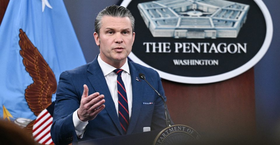 pete-hegseth:-rusia-nuk-duhet-te-perfshihet-ne-luften-e-iranit