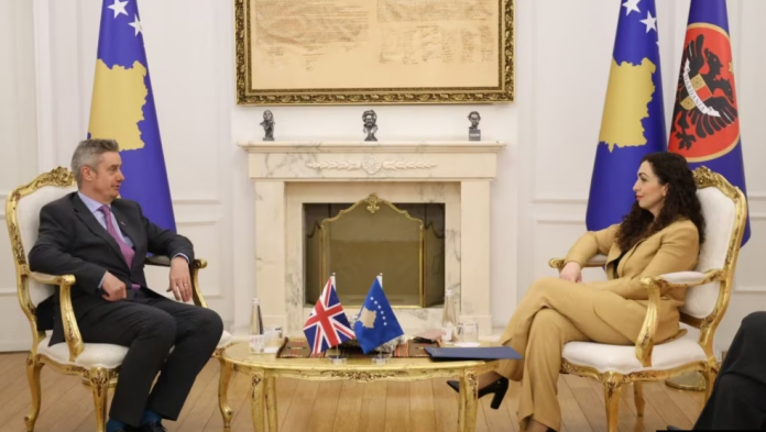 ambasadori-britanik-takon-osmanin:-bisedimet-konstruktive,-thelbesore-per-te-gjetur-zgjidhje