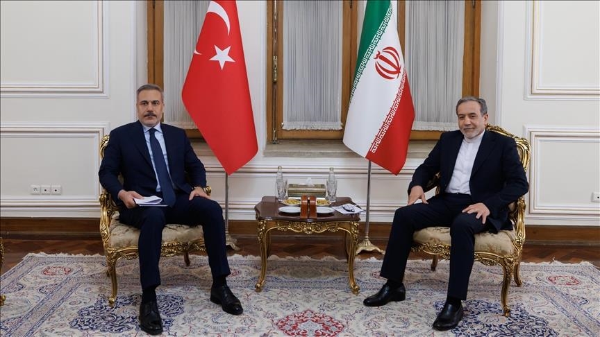 kryediplomati-turk-homologut-iranian:-shkelja-e-hapesires-ajrore-te-turqise-eshte-e-papranueshme