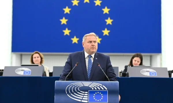 “2025,-vit-i-humbur-per-kosoven”/-terras-publikon-draft-raportin,-kerkon-vazhdimin-e-dialogut-me-serbine