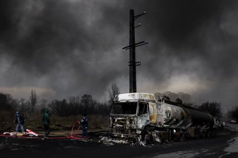 sulmet-ne-depot-e-naftes-ne-iran,-obsh-e-alarmuar-per-shiun-toksik:-mund-te-kete-efekte-afatgjata