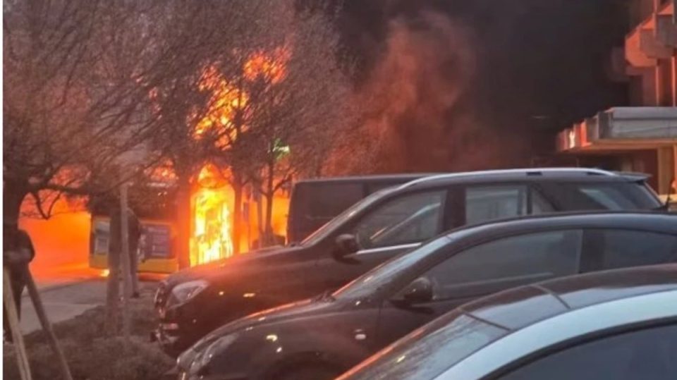 gjashte-te-vdekur-nga-zjarri-ne-nje-autobus-ne-zvicer,-deshmitari-shqiptar:-ai-i-hodhi-vetes-benzine-dhe-pastaj-i-vuri-flaken-vetes