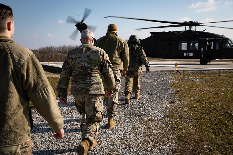 kongresiste-e-senatore-i-kerkojne-rubios-ta-parandaloje-kufizimin-e-mundshem-te-trupave-amerikane-ne-kosove