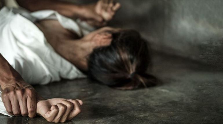 e-rende-ne-greqi,-55-vjecari-bullgar-p*rdhunon-kunaten-dhe-e-kercenon-me-vrasje-nese-do-tregonte!