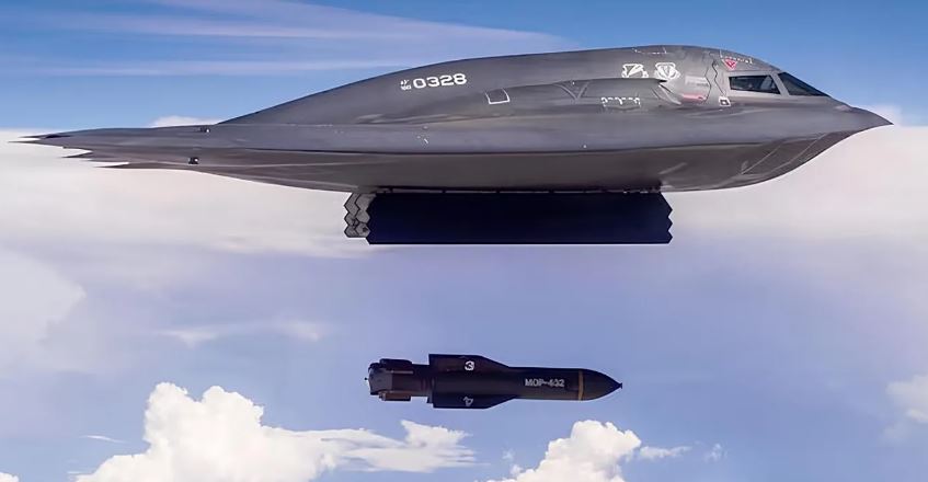 video/-shba-ngre-bombarduesit-“e-padukshem”-b-2-per-te-rrezuar-regjimin-e-iranit!-trump:-po-sillemi-me-edukate,-se-mund-ta-kishim-shkaterruar-plotesisht!