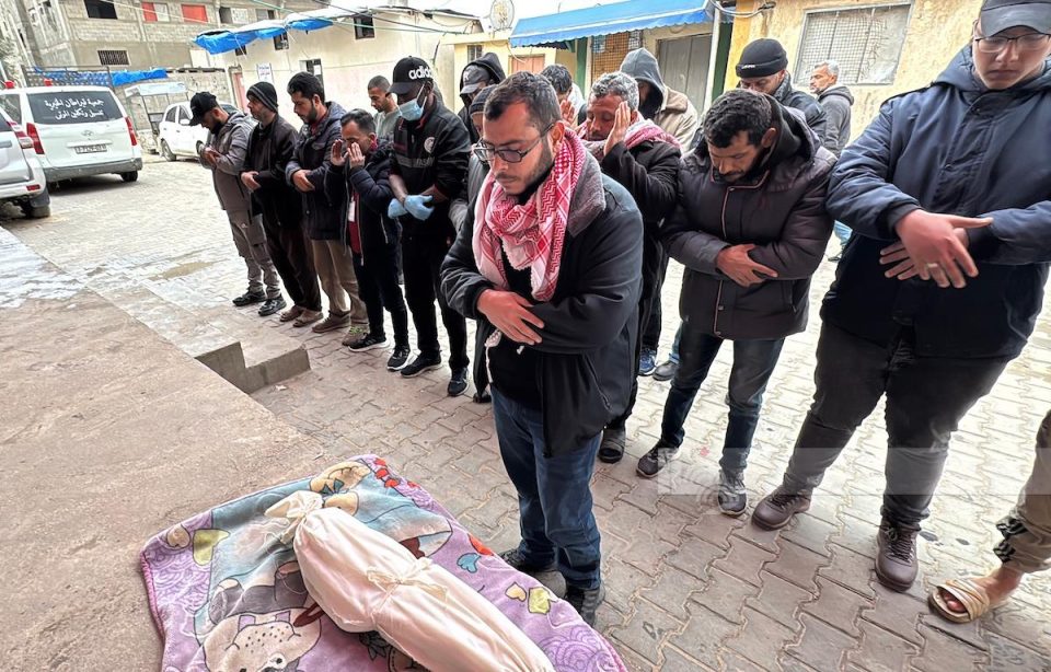 tre-palestineze,-mes-tyre-dy-femije,-vriten-nga-zjarri-izraelit-ne-lindje-te-gazes