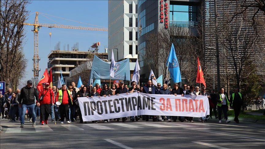 shkup,-mbahet-protesta-e-radhes-e-sindikatave-per-rritjen-e-pagave