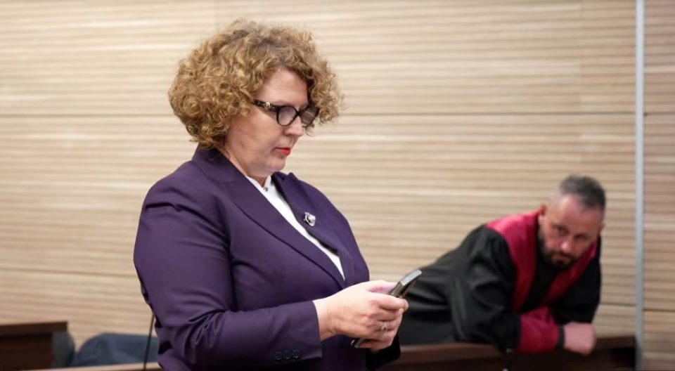 akuzohen-per-abuzime-me-rezervat-shteterore,-gjykata-e-prishtines-konfirmon-akuzen-per-ish-ministren-dhe-3-ish-zyrtare!