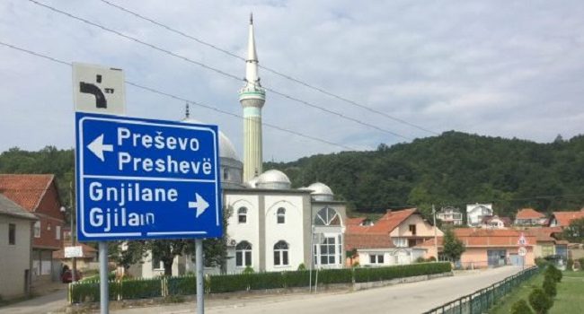 ​shqiptaret-e-lugines-se-presheves-shqetesohen-nga-zbatimi-i-ligjve-per-te-huajt-dhe-automjetet