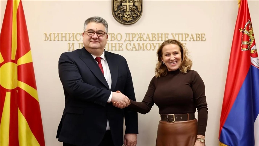 ministri-maqedonas-i-administrates-publike-ne-beograd:-bashkepunimi-me-serbine-po-thellohet