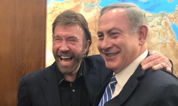 “mik-i-madh-i-izraelit-dhe-imi-personal”-kryeministri-netanyahu-ndan-mesazhin-prekes-per-vdekjen-e-aktorit-chuck-norris:-kujtesa-e-tij-qofte-nje-bekim!