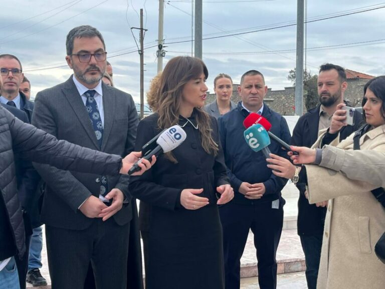 epopeja-e-dukagjinit,-haxhiu:-gllogjani-u-rrethua-me-qellimin-qe-te-shuhet-nje-vater-e-rezistences-sone