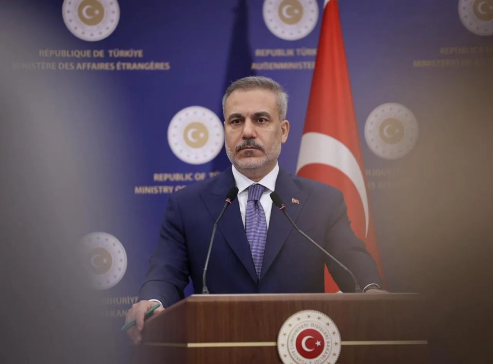 fidan-zhvilloi-biseda-telefonike-me-homologet-sirian,-katarian-dhe-uzbek-mbi-luften-rajon