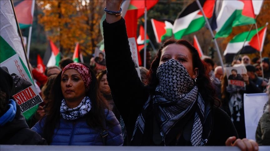 nenat-izraelite-dhe-palestineze-marshojne-zbathur-ne-rome-per-paqe