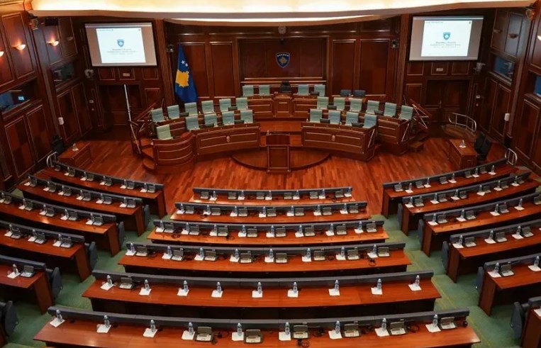 kosove,-seance-e-jashtezakonshme-e-kuvendit-per-cmimin-e-naftes