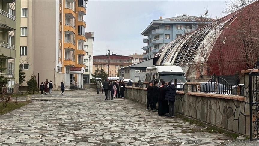 nje-termet-me-magnitude-5.2-godet-lindjen-e-turqise