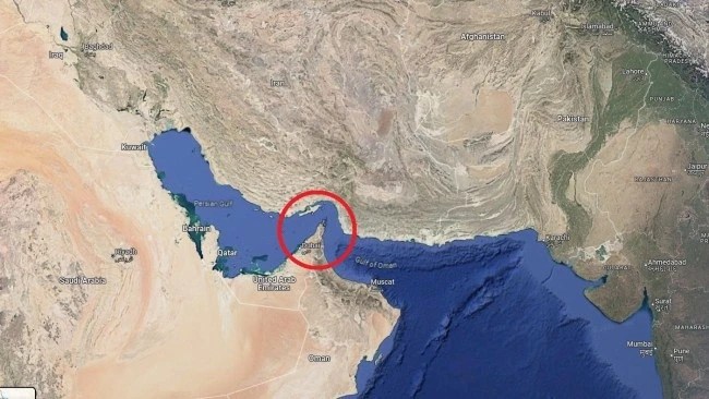 nje-anije-e-dyte-turke-kalon-neper-ngushticen-e-hormuzit