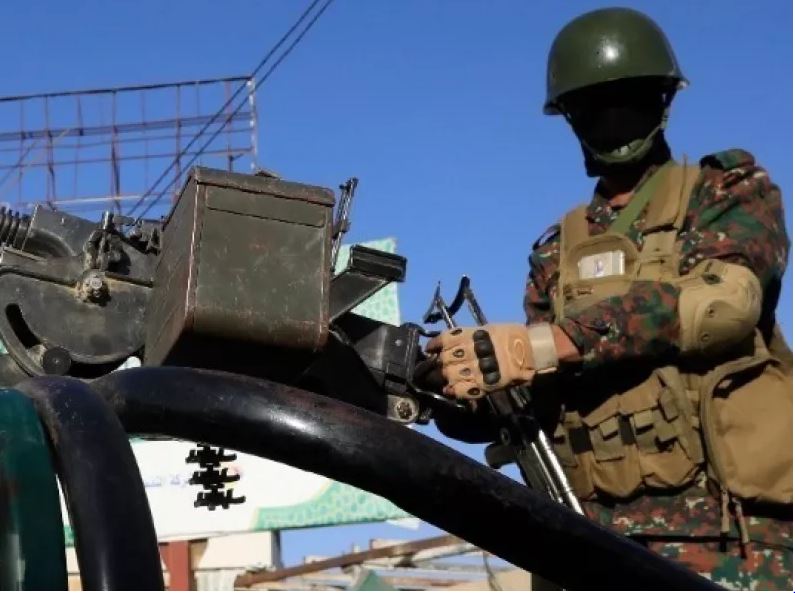 rebelet-houthi-te-jemenit-leshojne-raketa-drejt-izraelit,-aktivizohen-sistemet-e-mbrojtjes-ajrore