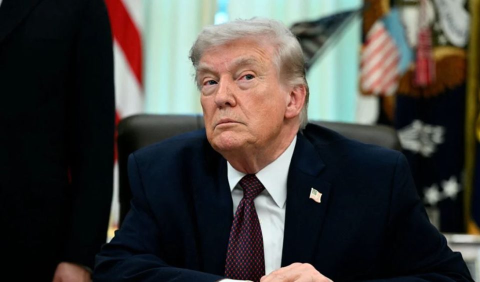 “u-kemi-derguar-arme-protestuesve-ne-iran”-trump-per-“fox-news”:-marreveshja-e-mundur,-i-pres-deri-te-henen,-perndryshe-po-mendoj-ta-hedh-ne-ere-te-gjithen!