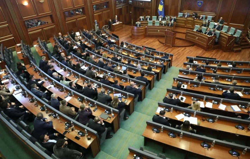 sot-nisin-diskutimet-per-ceshtjen-e-presidentit-ne-kosove,-kurti-dhe-abdixhiku-zhvillojne-bisedime