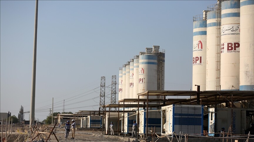 rusia:-175-punonjes-ruse-largohen-nga-centrali-berthamor-i-iranit-per-ne-moske