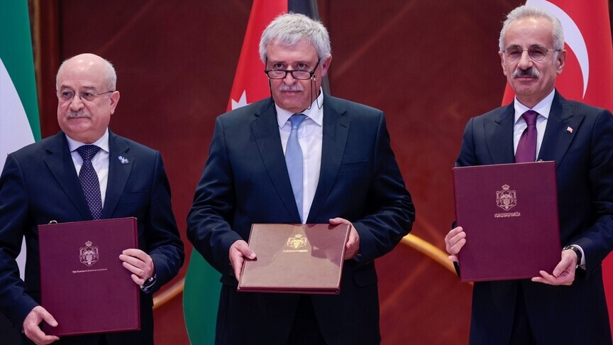 turqia,-jordania-dhe-siria-nenshkruajne-marreveshje-per-transportin-per-te-nxitur-tregtine-rajonale