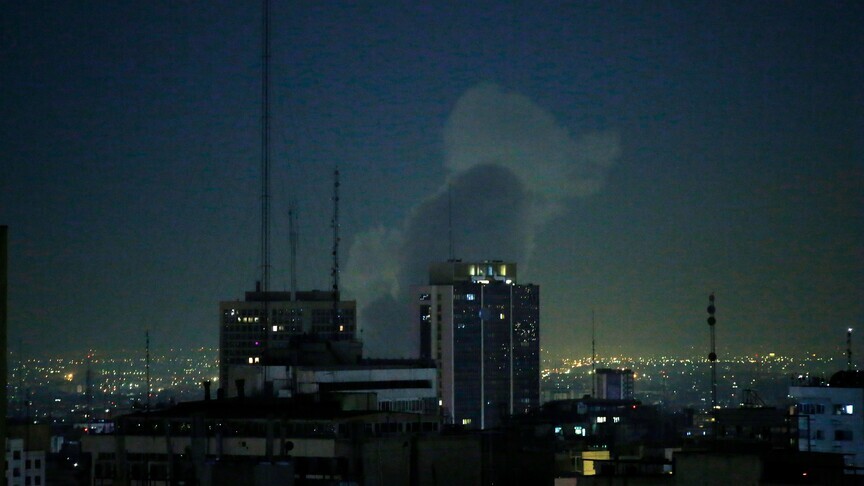 pas-armepushimit,-shperthime-ne-rafinerine-lavan-ne-jug-te-iranit