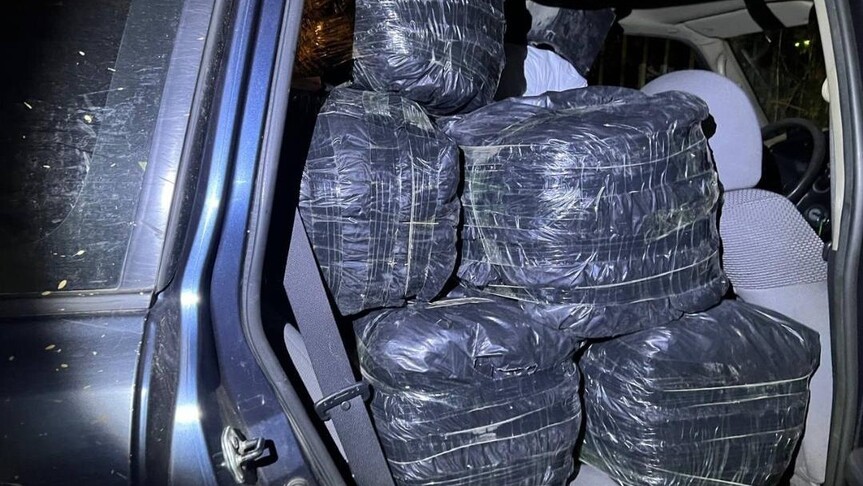 policia-e-kosoves-ndalon-ne-veri-automjetin-me-mallra-te-kontrabanduara