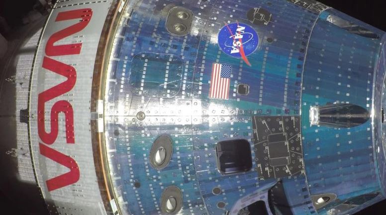 misioni-“artemis-ii”-do-zbarkoje-ne-oren-00:30-te-mengjesit-ne-toke!-nga-‘ana-e-erret’-e-henes,-tek-4-minutat-“e-verbera”-te-zbritjes-ku-varet-fati-i-astronauteve