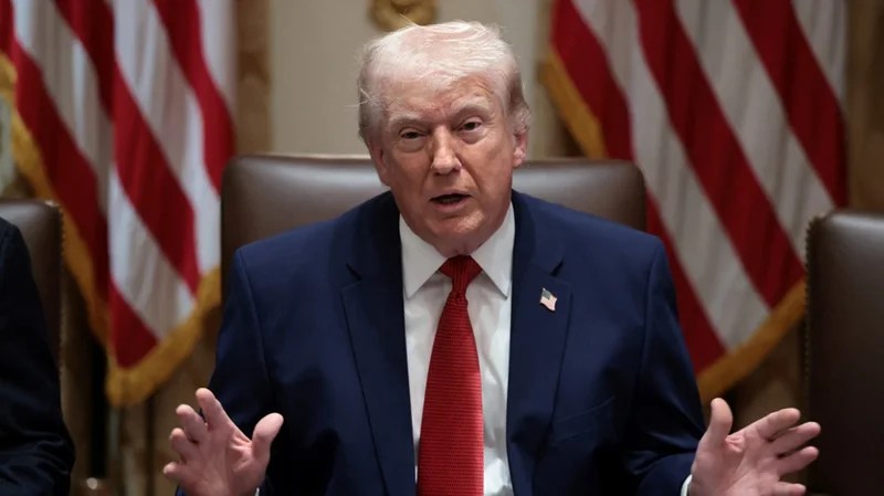 “anijet-tona-po-mbushen-me-municione!”-trump:-do-te-rifillojme-sulmet-ndaj-iranit-nese-s’ka-marreveshje