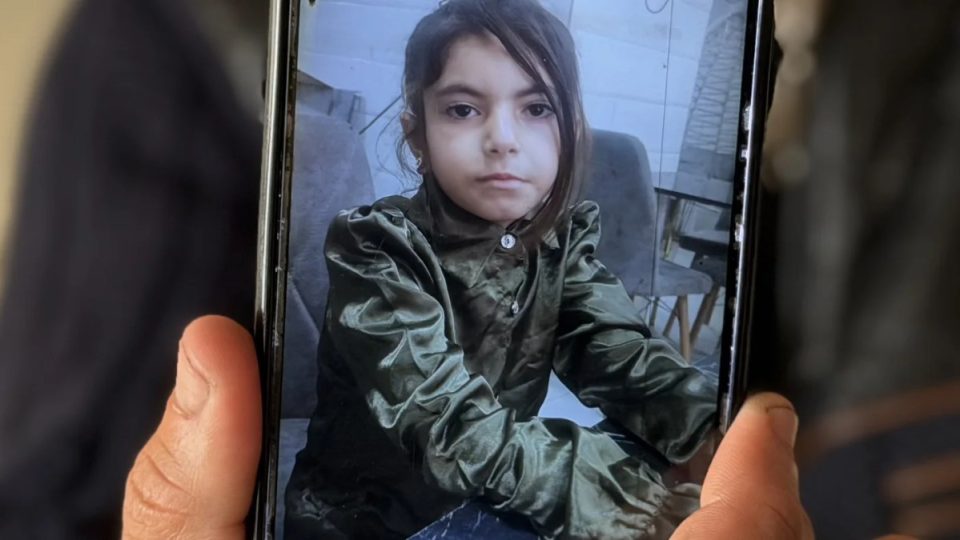 e-veshur-per-shkolle,-e-kthyer-ne-qefin…