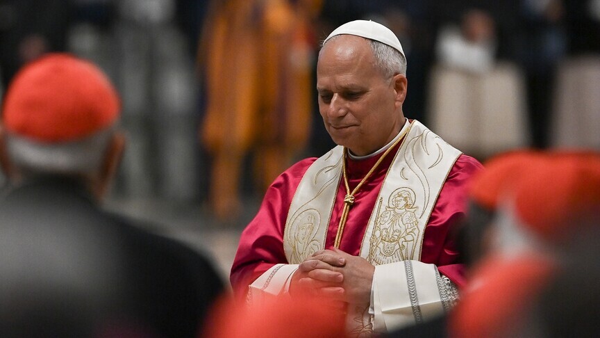 papa-leoni-fillon-turneun-ne-afrike-me-viziten-e-pare-ne-algjeri