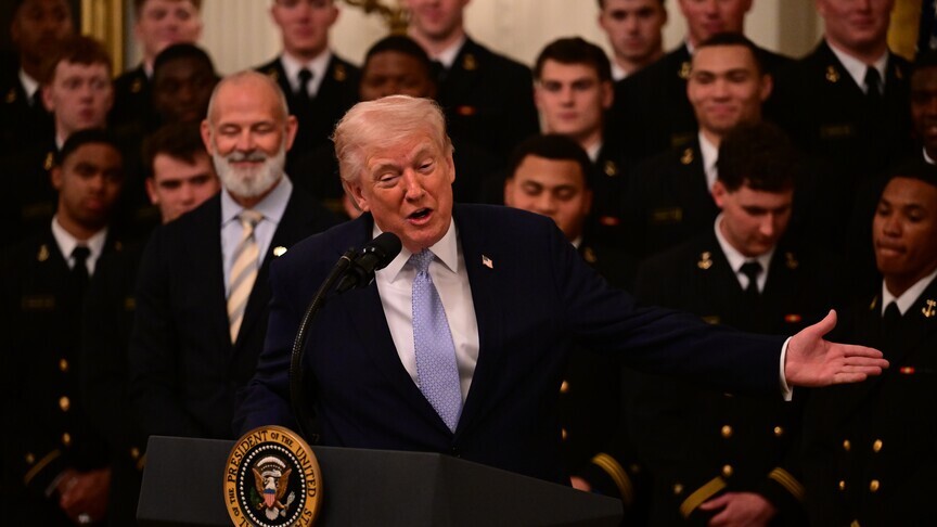 trump-i-“shokuar”-nga-meloni-e-italise:-ajo-nuk-deshiron-te-na-ndihmoje-ne-lufte