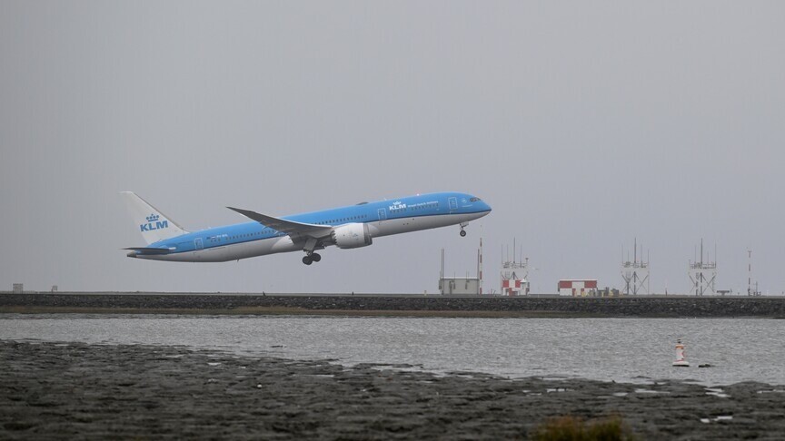 klm-royal-dutch-airlines-anulon-160-fluturime-muajin-e-ardhshem-per-shkak-te-rritjes-se-kostove-te-karburantit