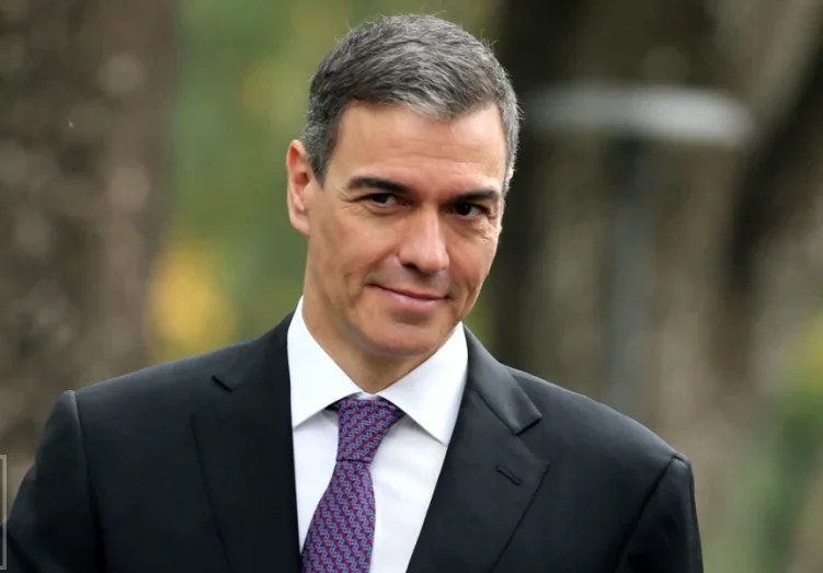 aty-ku-do-jete-dhe-rama:-pse-kryeministri-spanjoll-po-mbledh-te-majtet-ne-barcelone?