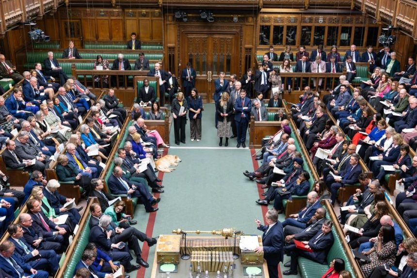 75-deputete-britanike-kerkojne-veprim-kunder-planeve-izraelite-per-vendbanimet