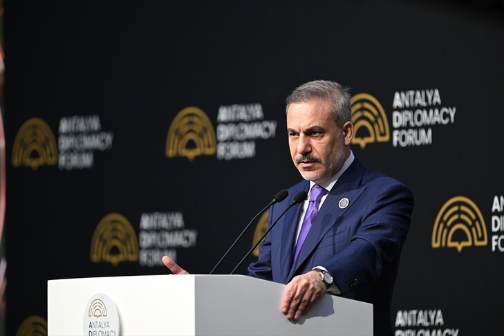 kryediplomati-turk-fidan:-turqia-zgjeron-rolin-diplomatik,-antalya-behet-qender-terheqese-per-lideret-boterore